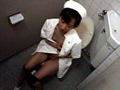 トイレでオナニーする欲求不満の看護婦たち 詳細画像 1