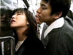 揺れる電車の女 〜まさぐる手、もてあそばれる尻〜 