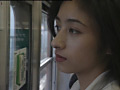 揺れる電車の中で 痴漢に暴かれた女教師の性0005.jpg