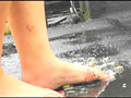 上履き･パンプス･ナマ足で踏みにじられるカタツムリ サムネ3 