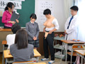 男女が体の違いを全裸になって学習する共学高校7