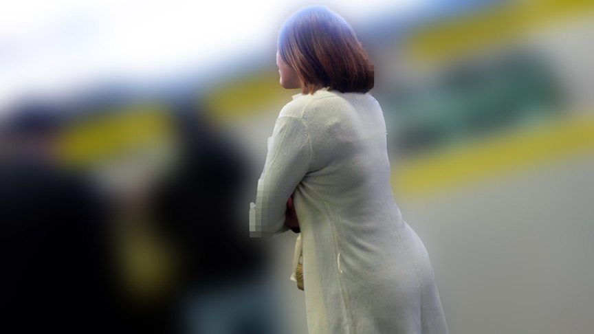 痴○電車＃054 美形・美巨乳な柔肌OL 画像2