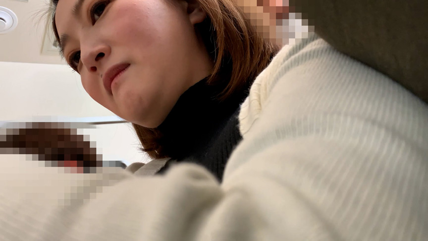 痴○電車＃054 美形・美巨乳な柔肌OL 画像3