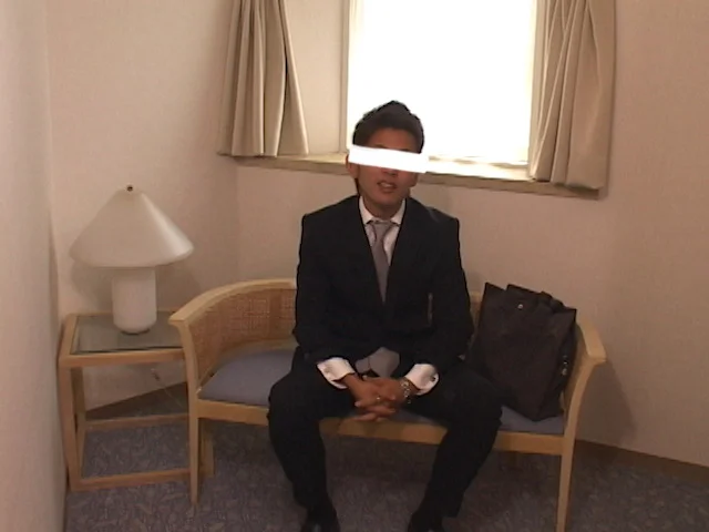 男前のんけ若リーマン！嫌がりながらも男と性交！