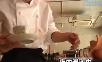 激エロ!企画作品シリーズ作品: 街で噂のイケメン飲食店員を金の力で脱がしてみた!!