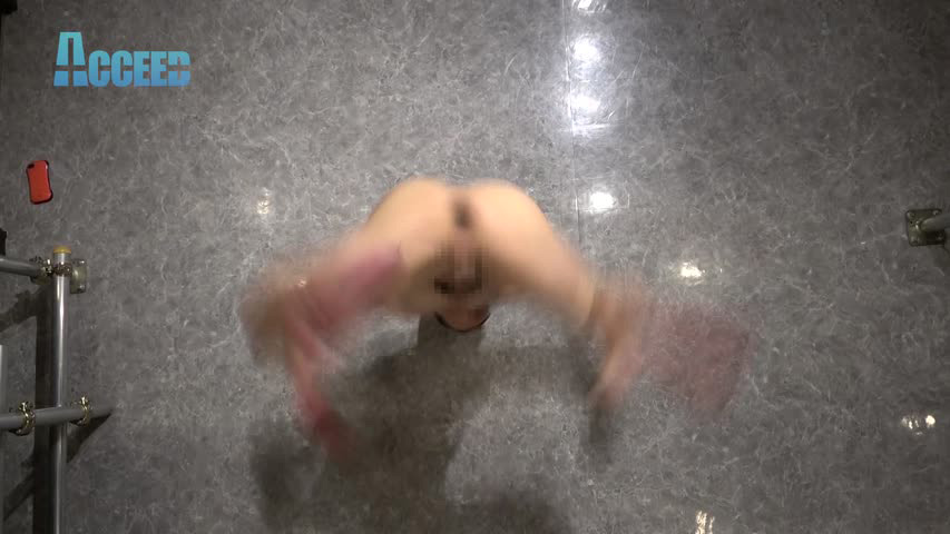AV男優・左慈半造の全裸ダンス＆筋トレ 画像9