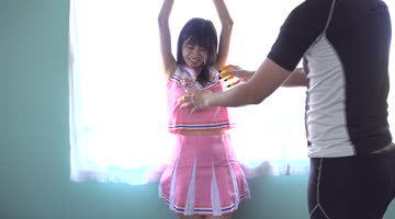 はとり心咲出演作品: はとり心咲チャンのゆび筆くすぐり!ラスト電マ!