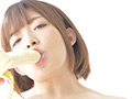 大人気女優 麻里梨夏チャンの極上舌ベロでバナナ舐め！