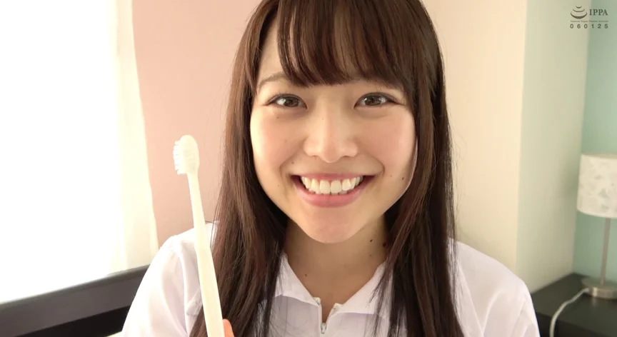 宮沢ちはるチャンの歯磨き＆唾飲ませ＆乳首舐め手コキ