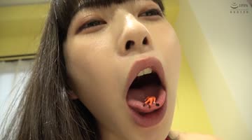 楠美める出演作品: 楠美めるチャンの巨大女フェチ・舌ベロ責め！！！