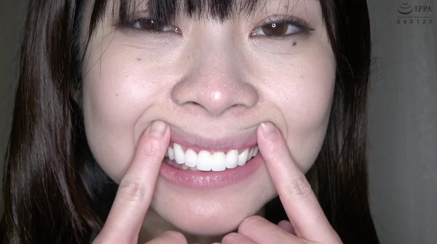 新人女優 浜辺ことりチャンの歯舌ベロと電マオナニー！