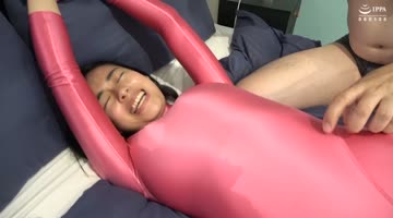 EMILY(桜庭ひかり)出演作品: Emilyチャンの全身タイツ人力拘束くすぐりプレイ