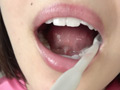 宮沢ちはるの歯磨きしながらの唾垂らしベトベトプレイ★ サンプル画像3