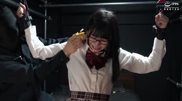 月美りょう出演作品: 両腕吊り拘束でくすぐり!WAKA-048 月美りょう(2)