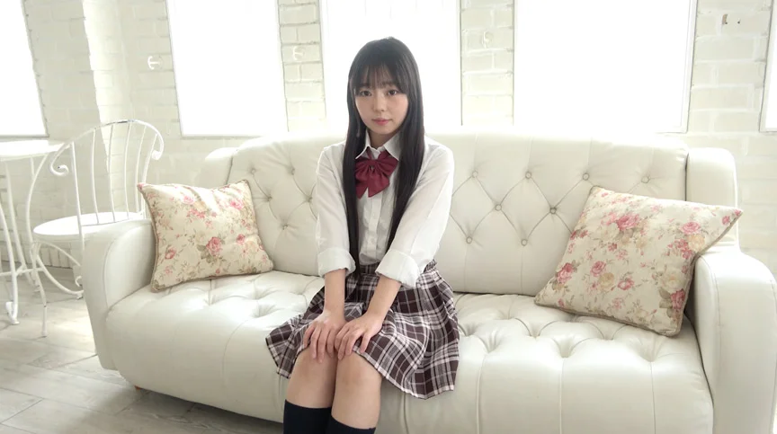 制服パンチラ＆股間擦り付けオナニー