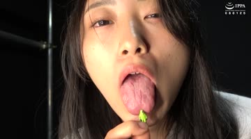 江澄ゆゆ出演作品: 人気女優 江澄ゆゆチャンの巨大女になって舌ベロ攻め!