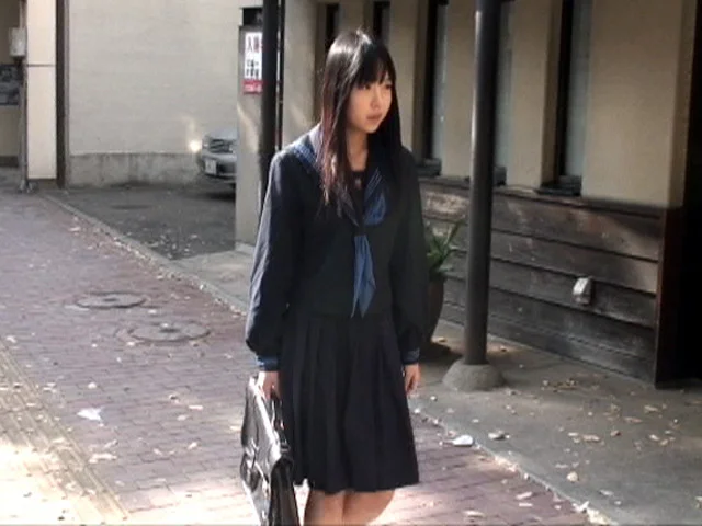 恥辱にまみれて躾けられる京人形のような美少女 ことね