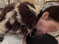 【顔舐め】ファーに身を包んだ女子に食べられる 3