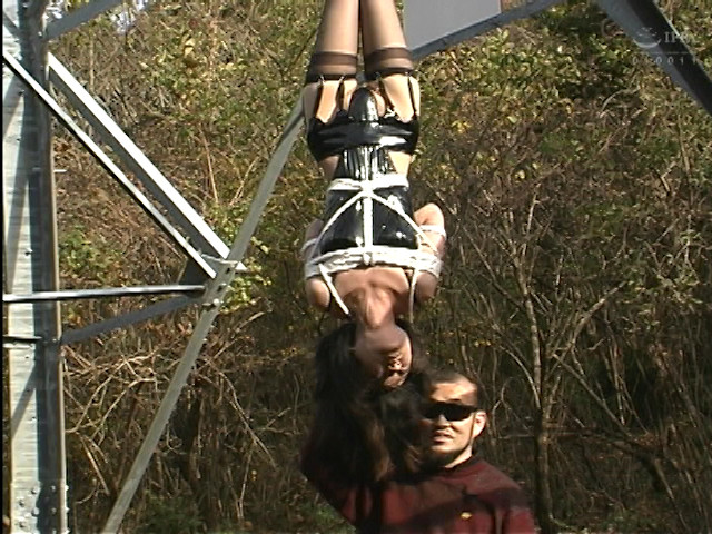 縄奴 野外浣腸・蝋燭・電流火炎放射・逆さ吊り