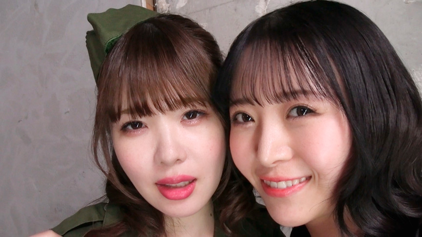 乳首から睾丸までエロ優しく焦らされ続ける3P痴女性感 画像1