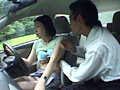 [around-0040] 自動車教習中に教官がヤッたエロい悪戯 人妻編のキャプチャ画像 6