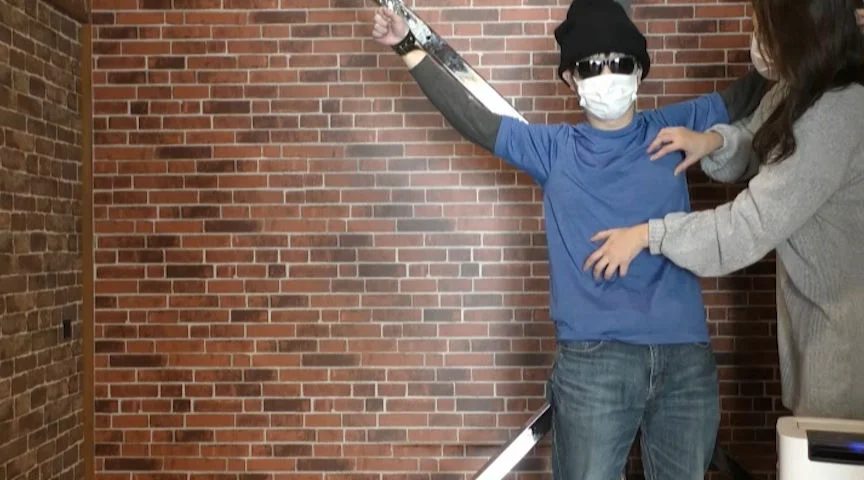 SMルームでノンストップくすぐりの刑にかけられたM男！