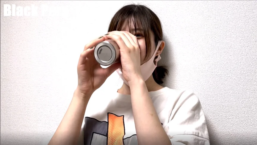 色白スレンダー嬢に水を飲ませてSTRONG腹パンチ！II