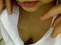 女子校生胸チラモロ乳首3のサンプル画像3