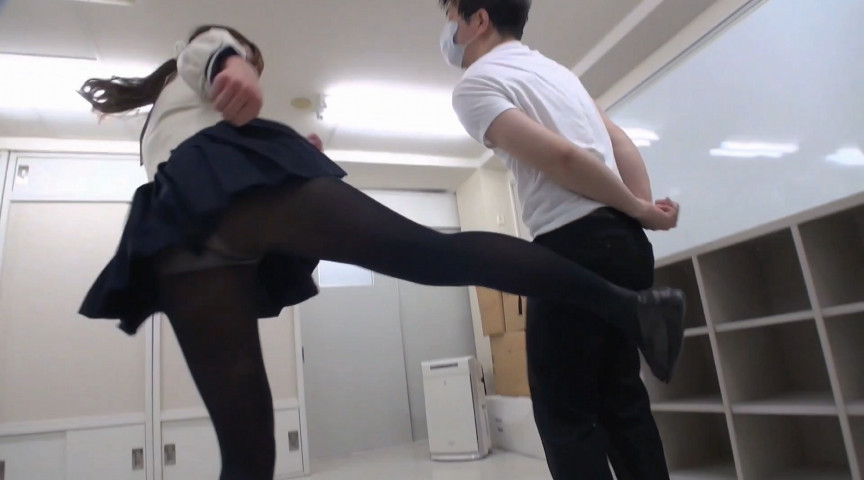 美少女JK金蹴りリ○チ 画像2