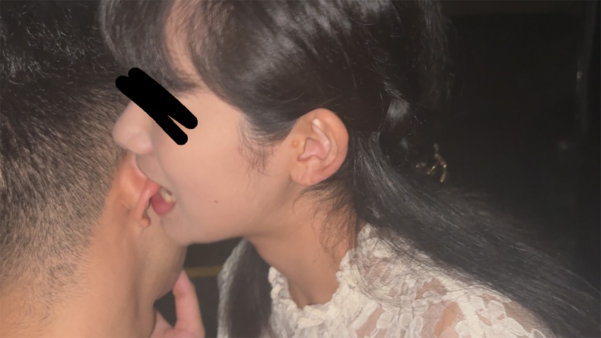 No.08 人目を気にせず座り込みんで舐め時々噛みつき。 画像6