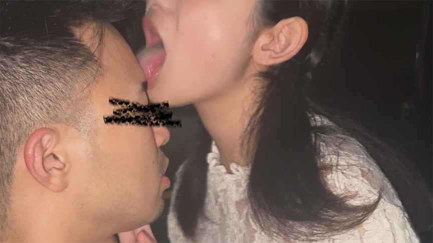 No.08 人目を気にせず座り込みんで舐め時々噛みつき。 画像8