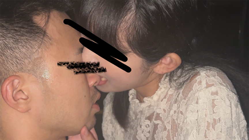 No.08 人目を気にせず座り込みんで舐め時々噛みつき。 画像17