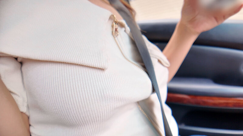 ノーブラ美巨乳ポヨンポヨンおっぱいデート4 椿りか 画像1