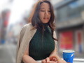 結婚して22年、平凡な生活を送る主婦。最近、年齢を重ねるごとに心が冷めていくのを感じる…もう一度だけ10代の頃のようにキスしただけでドキドキする燃えるようなSEXがしたい。一日限定彼氏と最初で最後の不貞中出しSEX まなみさん（43歳）太田区在住 ●供：息子（20歳）