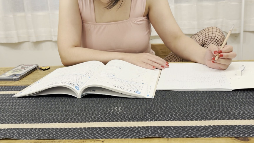 はんなちゃんノーブラで勉強（顔出しなし） 画像5