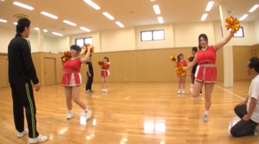 マダム巨乳チアリーダー