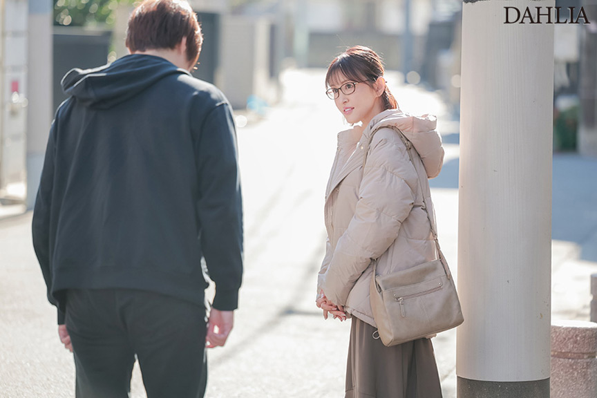 こんなおばさんでもナマでしてくれますか？ 角奈保 画像1