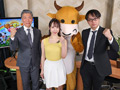 [dahlia-0449]マスコットと女子アナウンサー 与田りんのキャプチャ画像 1