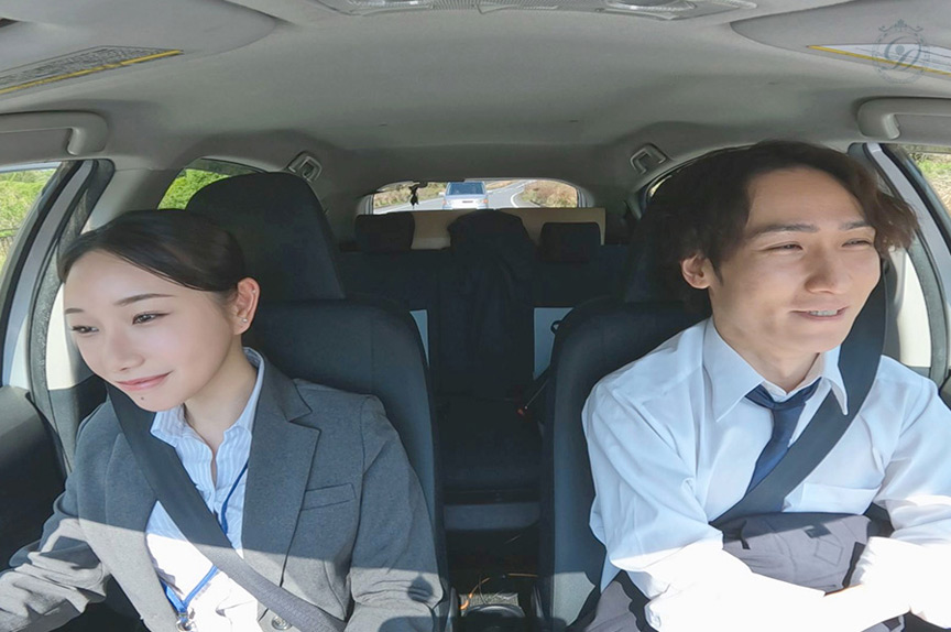 僕は、いつも、先輩と車出勤をしています。 三葉ちはる 画像5