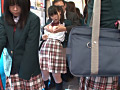 女子校通学バスに乗り込んで生でヤられた3 サンプル画像5