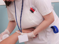 [dandy-0957] ワザと手コキのような陰部洗浄 色っぽい巨乳看護師さんのキャプチャ画像 2