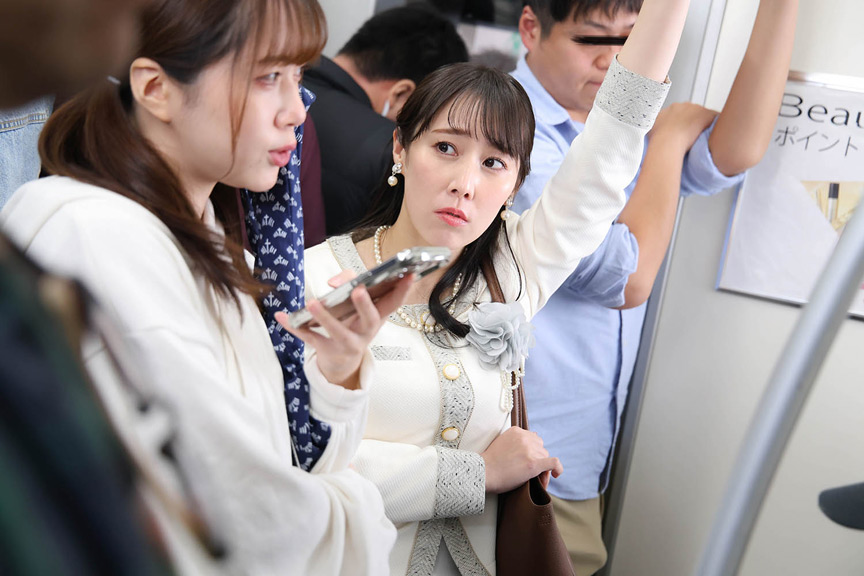 我が子の前で触られ絶頂が止まらない巨尻母VOL.4 画像4