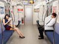 最終電車で痴女とまさかの2人きり！向かいの座席でパンチラしてくるホロ●い美脚女の誘惑で勃起したらヤられた 自宅でゆきずりSEXを求めるスレンダー美女