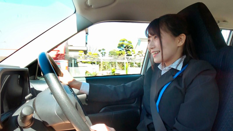 素人街中ナンパAV 運転でムレたOLマ○コに生中出し