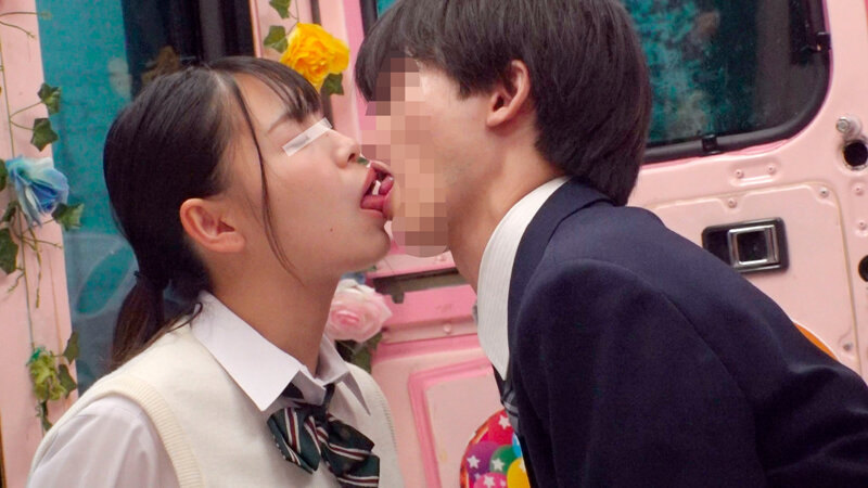 女子○校生が童貞の同級生男子を初めての筆おろし体験! 画像2