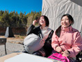 ハニカミキャンプ旅行 最初は緊張したけど…外でハグしてキスしたら…一気に距離が近づいてキャンピングカーで何度も身体を重ね合った24時間限定の恋人デート 皆月ひかる 咲野瑞希