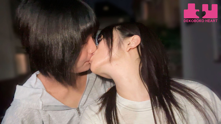 温泉旅行で友達から初めてのレズビアンに目覚めた2人 画像8