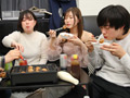 親友の彼女と僕は、激しく求め合った。逢沢みゆ 画像1