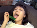 人妻マン汁野菜オナニー 画像10