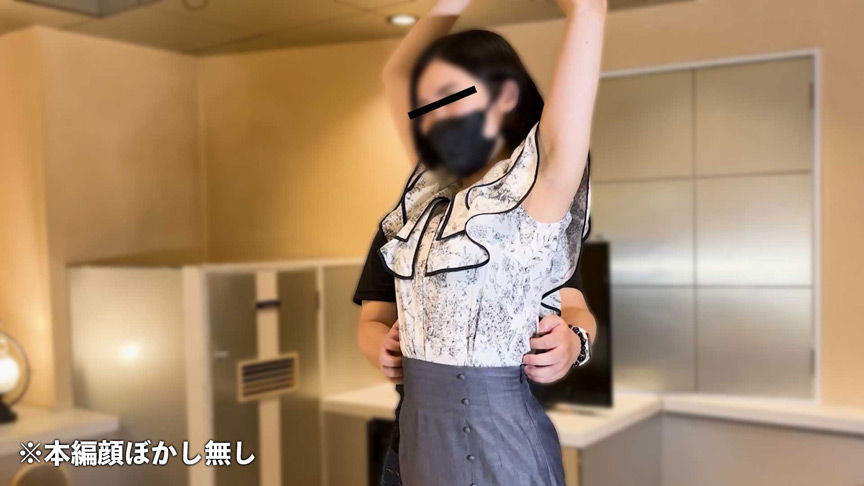 高身長素人お姉さんのおっぱいいじりと立ちくすぐり 画像1